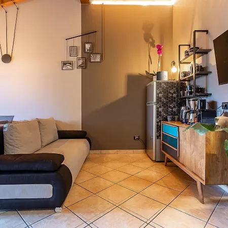 Interno 13 - Coffee, Wifi & Mxp * 索马伦巴多